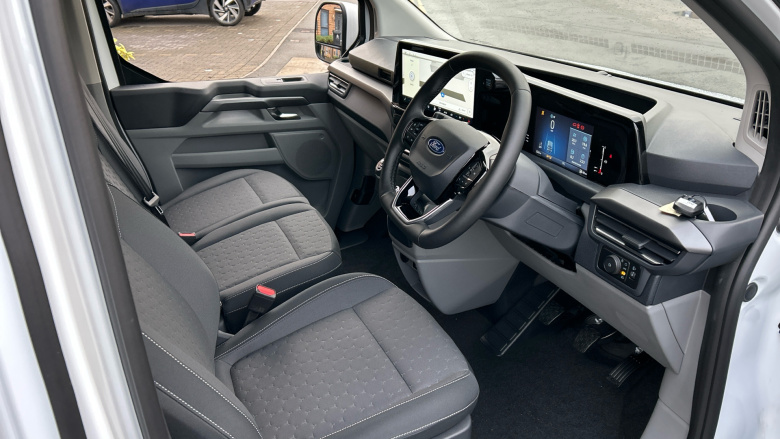 Ford Tourneo Custom 320 L1 Diesel Fwd 2.0 EcoBlue 136ps H1 Titanium 8 seater Auto